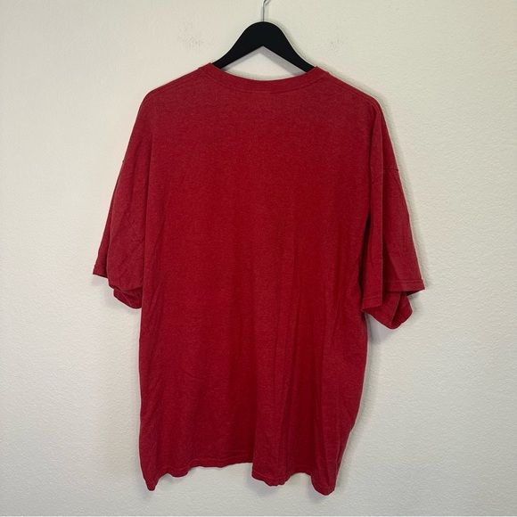 Men’s Gildan Heavy Cotton Graphic T-Shirt Red – Size 2XL - Picture 4 of 4